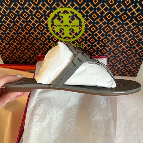 Tory Burch Miller Patent Leather Sandal Malta Gray Size 8 - Picture 4 of 11